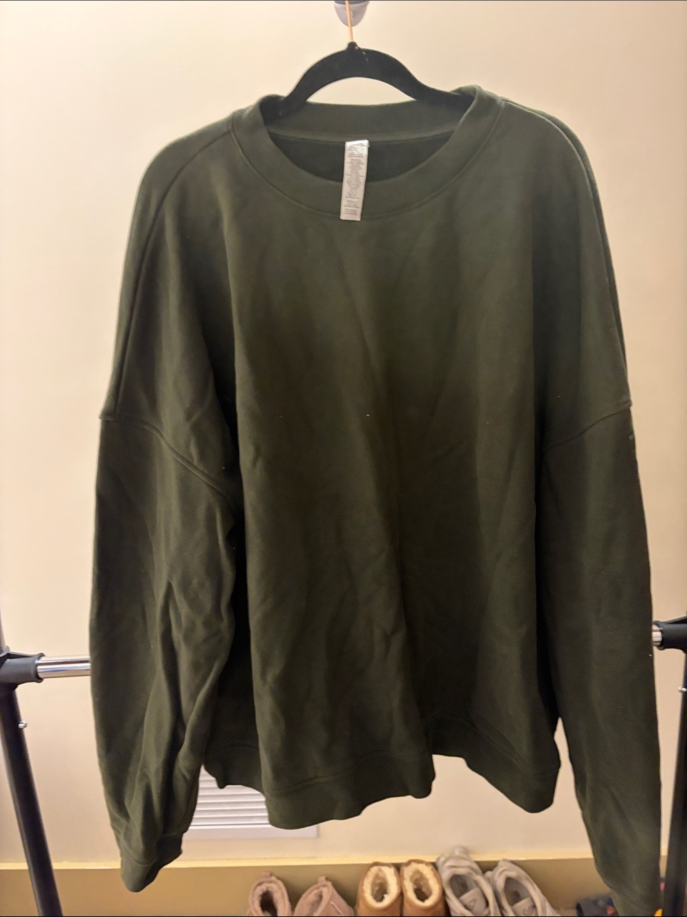 ALO Yoga Woman’s Olive Crewneck Sweatshirt - Deep Olive Green